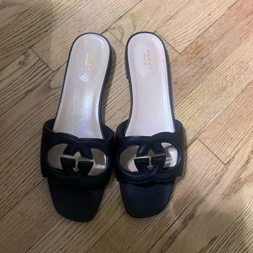 Gucci Black Leather Logo Sandals